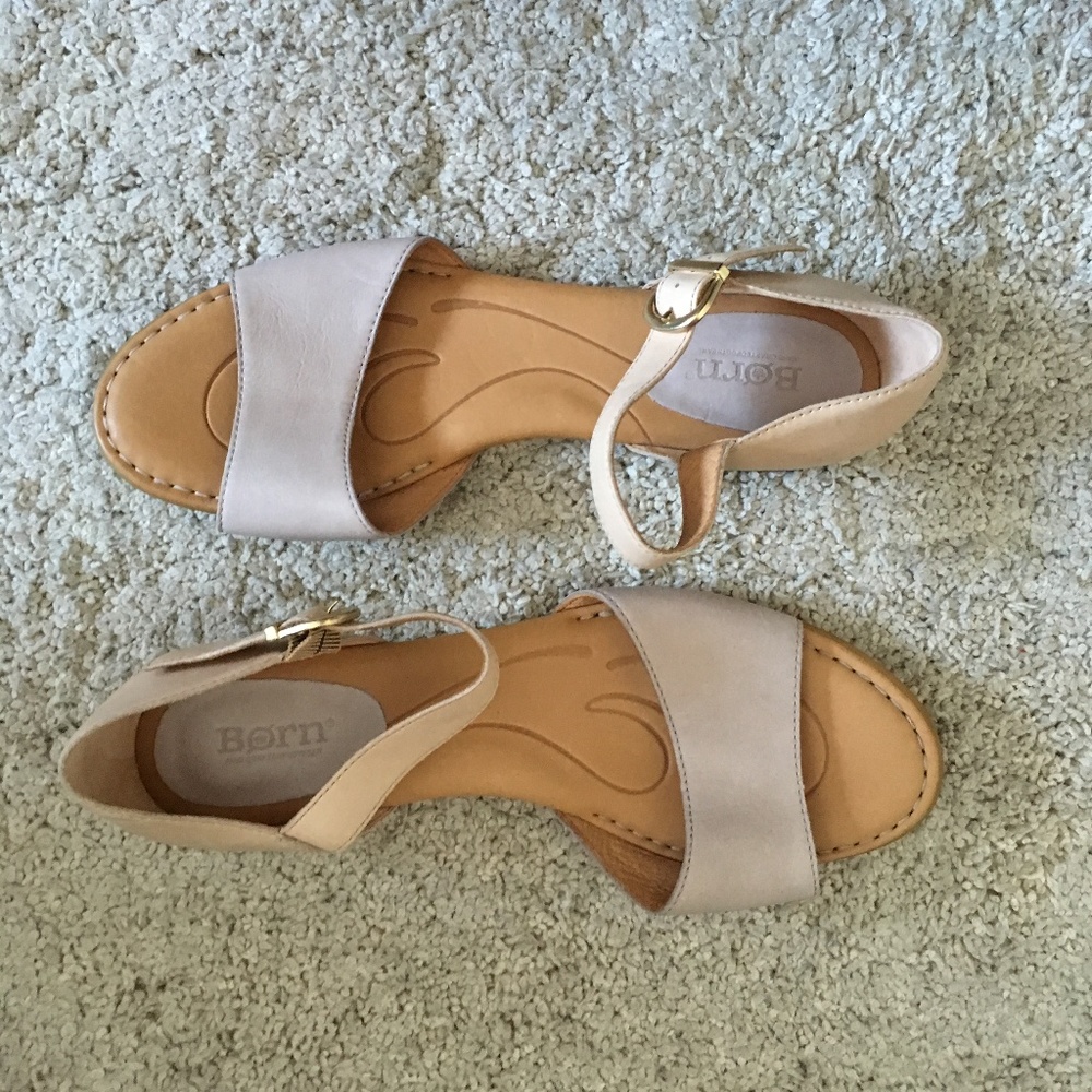 NEVER WORN BORN sandals tan/pink and purple 10